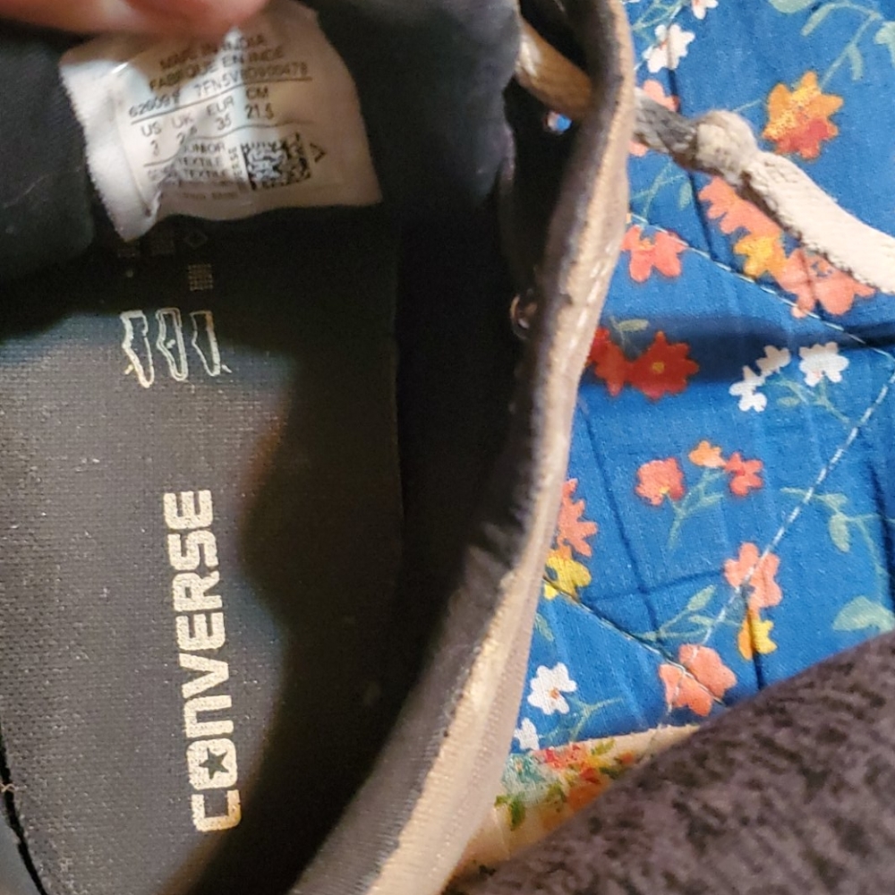 Size 3 Converse - Picture 3 of 3